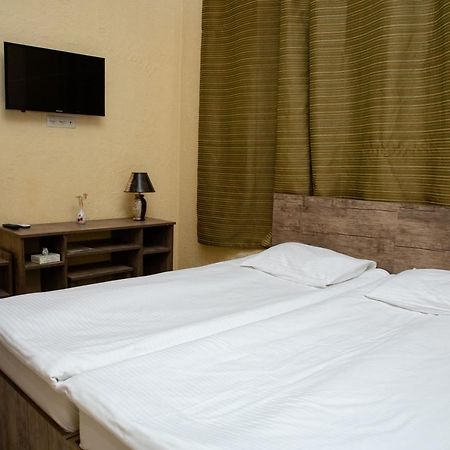 Primavera Hotel เยเรวาน ภายนอก รูปภาพ